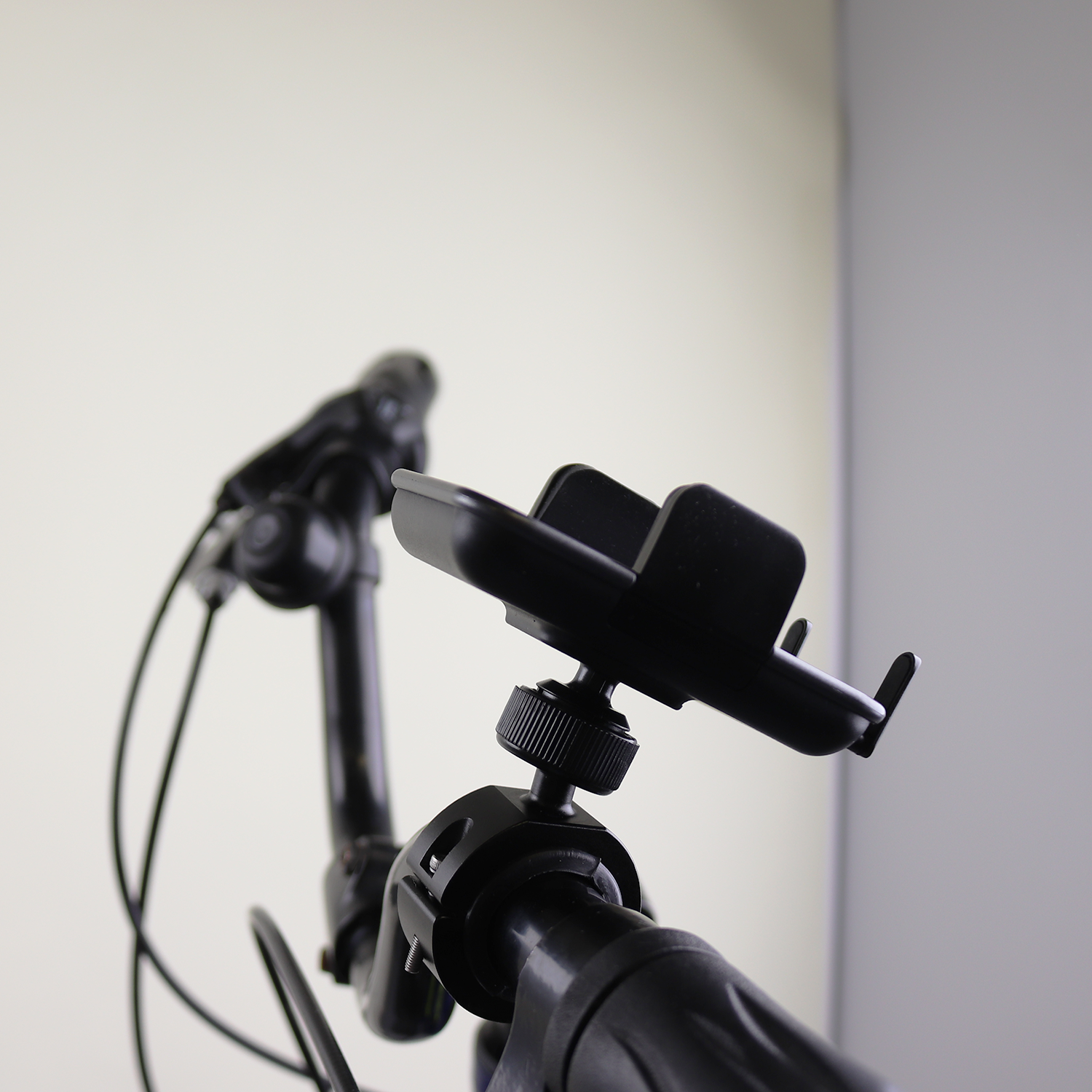 HandleBarBikeMount-OneTouch-B2