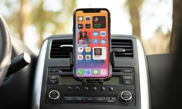Getting A Car Phone Holder: Tips To Hustling Mothers