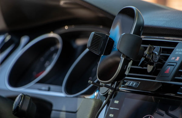 What is MagSafe Car Mount, How It Works & How to Use It?